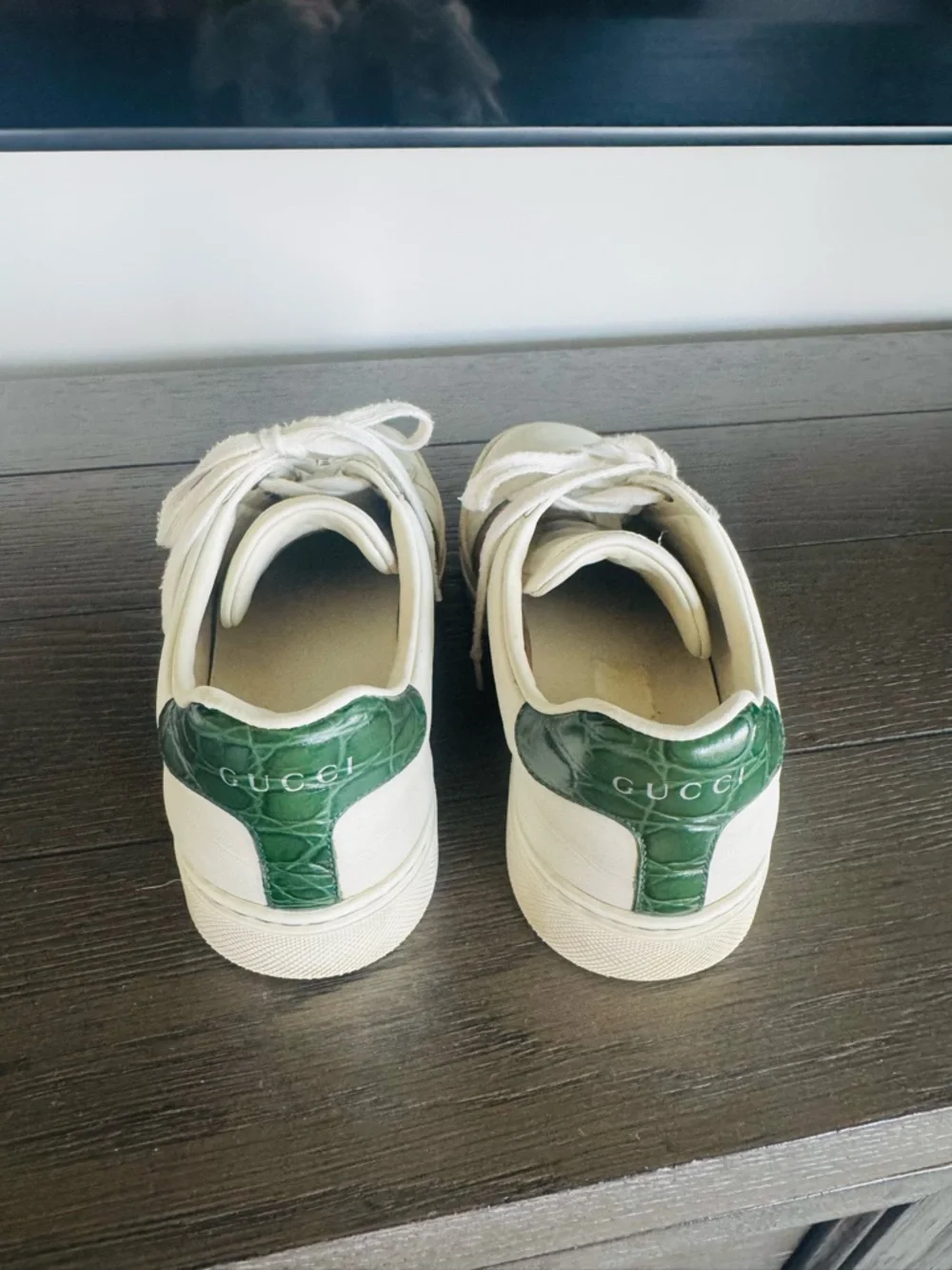 Gucci White Leather Sneakers with Green and Red Stripe - Picture 3 of 4